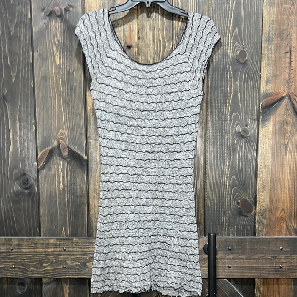 Free‎ People Bodycon Mini Dress S Grey Ruffle Scalloped Textured Stretch Boho